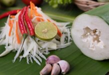 “ส้มตำชาววัง” สูตรหม่อมหลวงติ๋ว หัวหน้าพระเครื่องต้นในร.9 ต่างจากส้มตำทั่วไปอย่างไร? ส้มตำชาววัง สูตรหม่อมหลวงติ๋ว