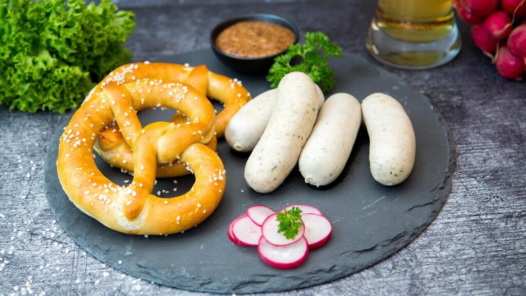 Weisswurst ไส้กรอกขาว เพรทเซล มัสตาร์ด