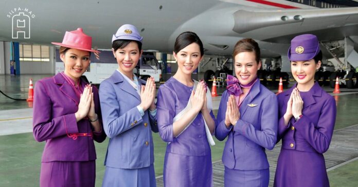 สีสันและลายผ้าไทยบนเครื่องบิน