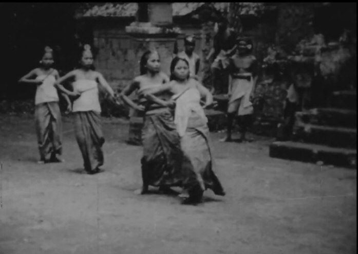 การแสดงระบำบารอง 