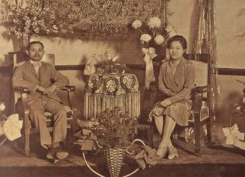 พระบาทสมเด็จพระปกเกล้าเจ้าอยู่หัว รัชกาลที่ 7 สมเด็จพระนางเจ้ารำไพพรรณี พระบรมราชินี ในการเสด็จพระราชดำเนินประพาสเกาะชวา