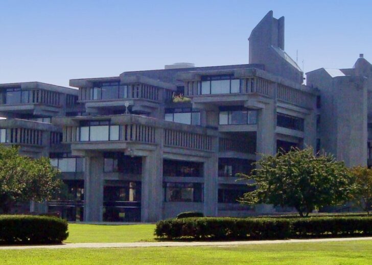 The Claire T. Carney Library หอสมุดของ มหาวิทยาลัยแมสซาชูเซตส์ วิทยาเขตดาร์ทเมาท์ สถาปัตยกรรมคอนกรีตเปลือย บรูทัลลิสต์