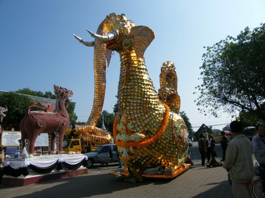 ปราสาทศพนกหัสดีลิงค์ งานแห่ ภาคเหนือ