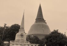 พระบรมธาตุเจดีย์ นครศรีธรรมราช องค์จำลอง รัชกาลที่ 4 โปรดฯ ให้สร้างไว้ที่วัดพระปฐมเจดีย์ พระบรมธาตุเจดีย์ นครศรีธรรมราช